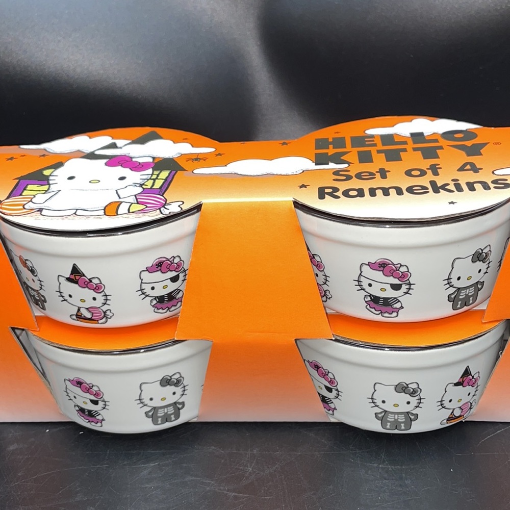 Hello Kitty Halloween Ramekin Set
